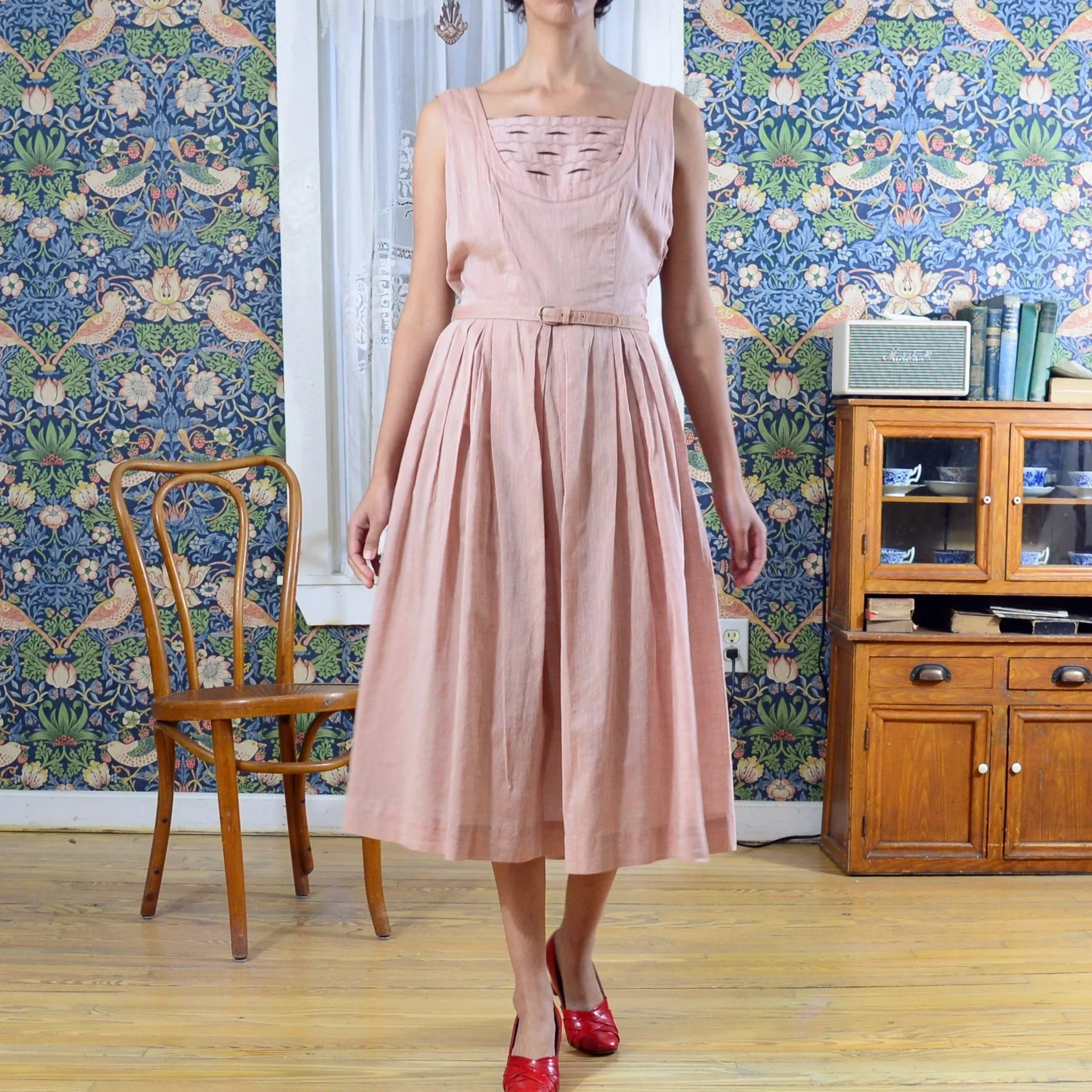 40s pink chambray cotton voile fit and flare dress with ribbon scallop detail // 30" waist