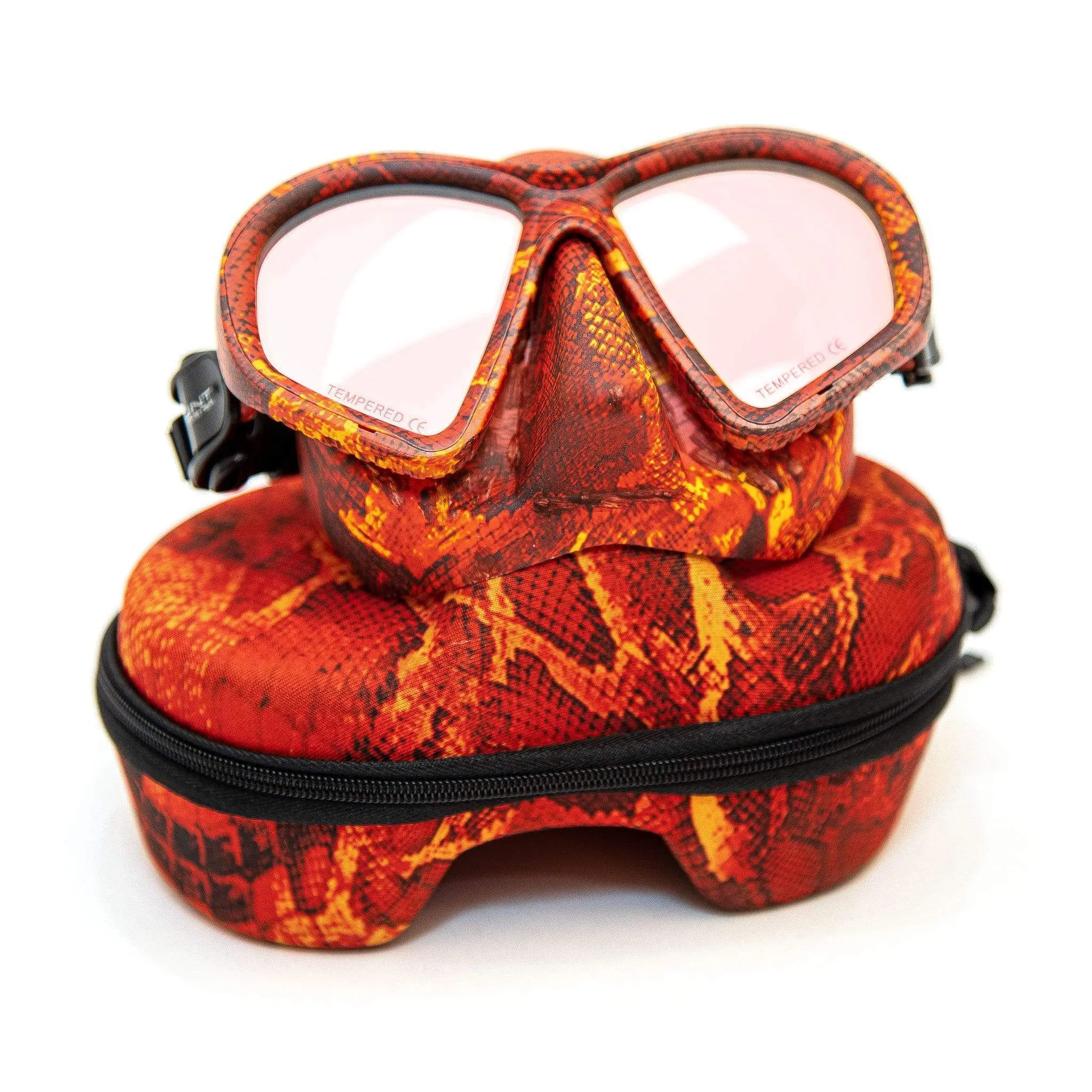 Hunt Master Harbinger Camo Diving Mask with Matching Camo Container