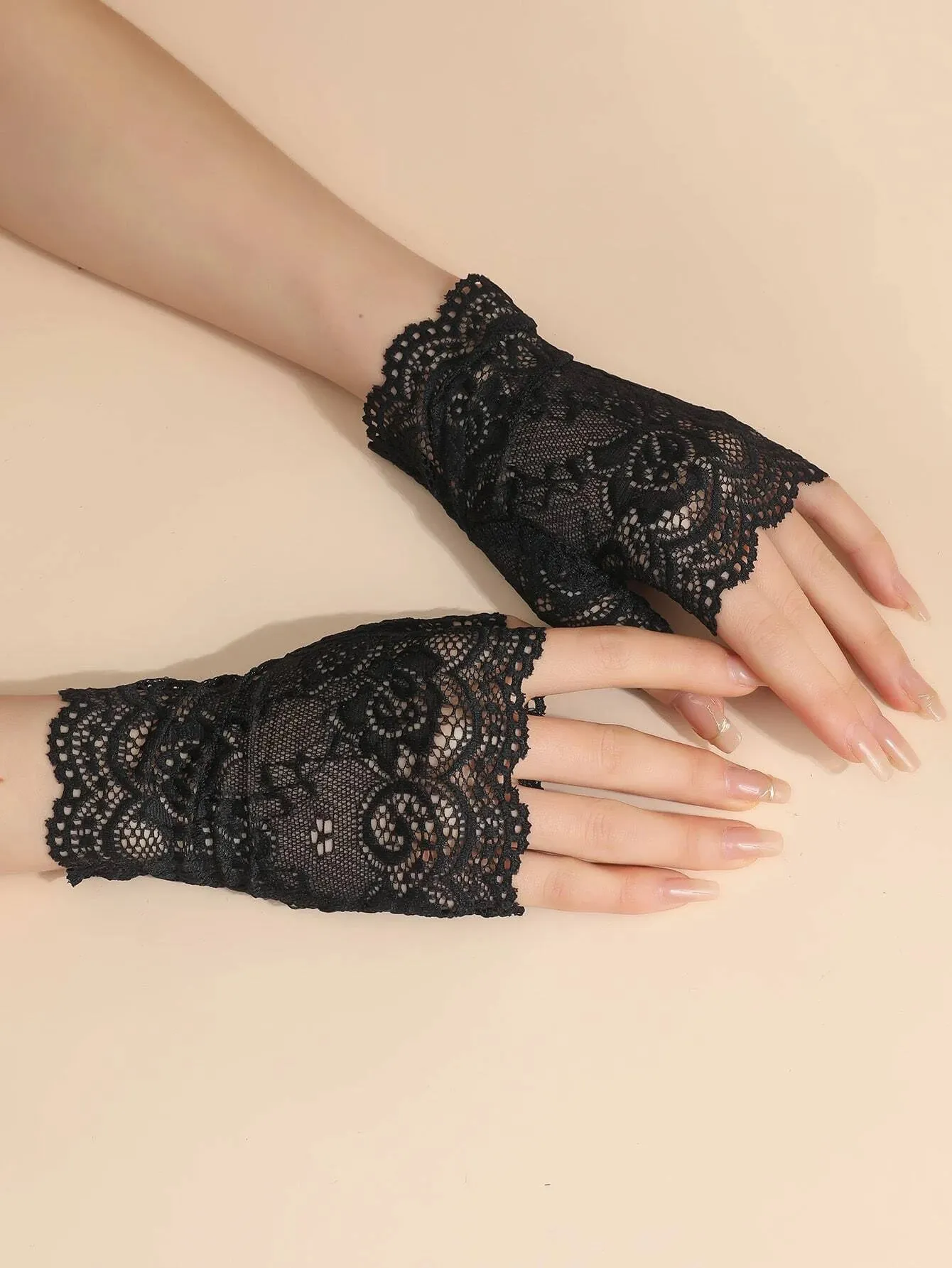 SHEIN Hollow Out Fingerless Gloves