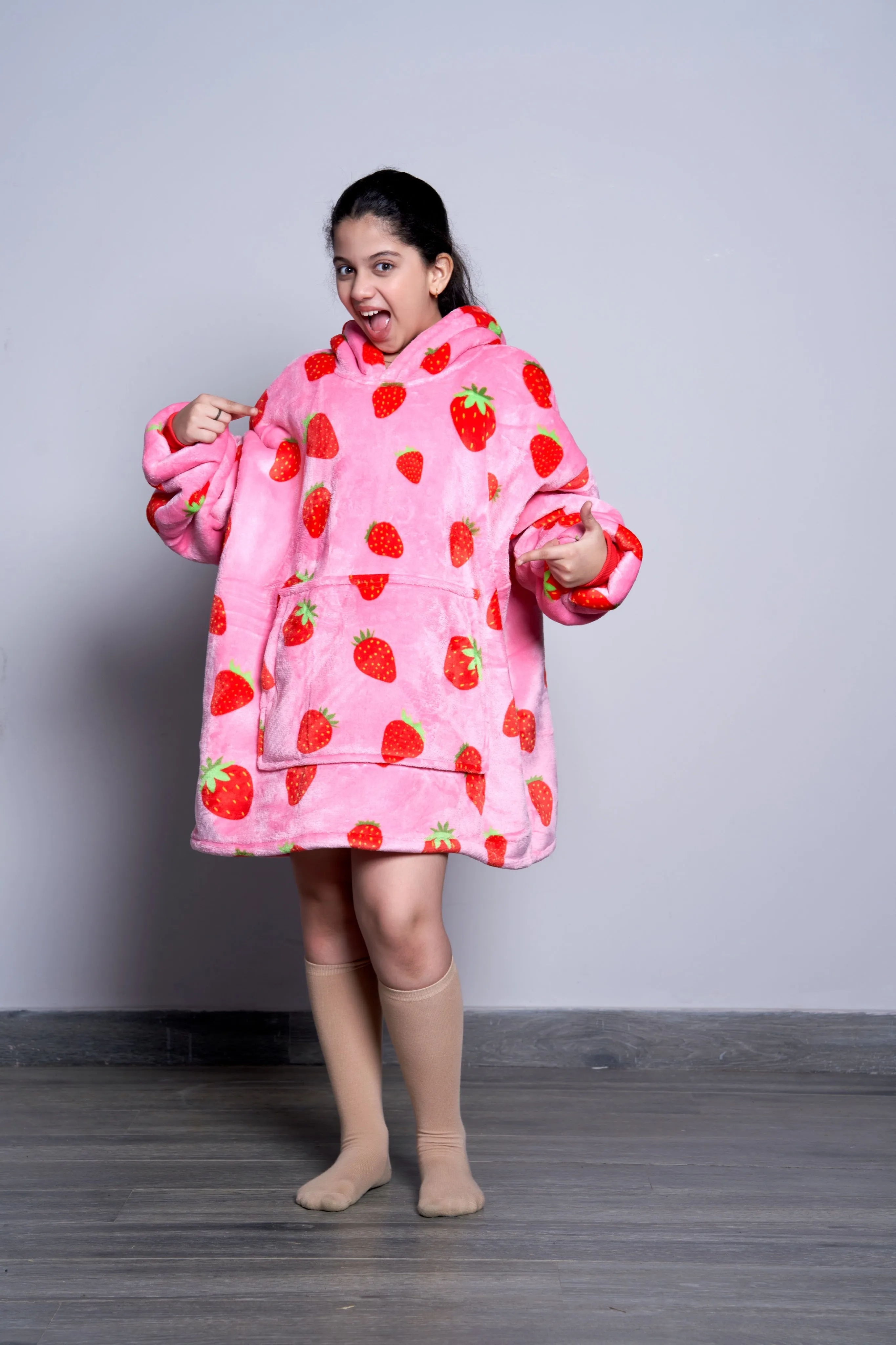 Very Strawberry - Hoodie Blanket - Junior Series