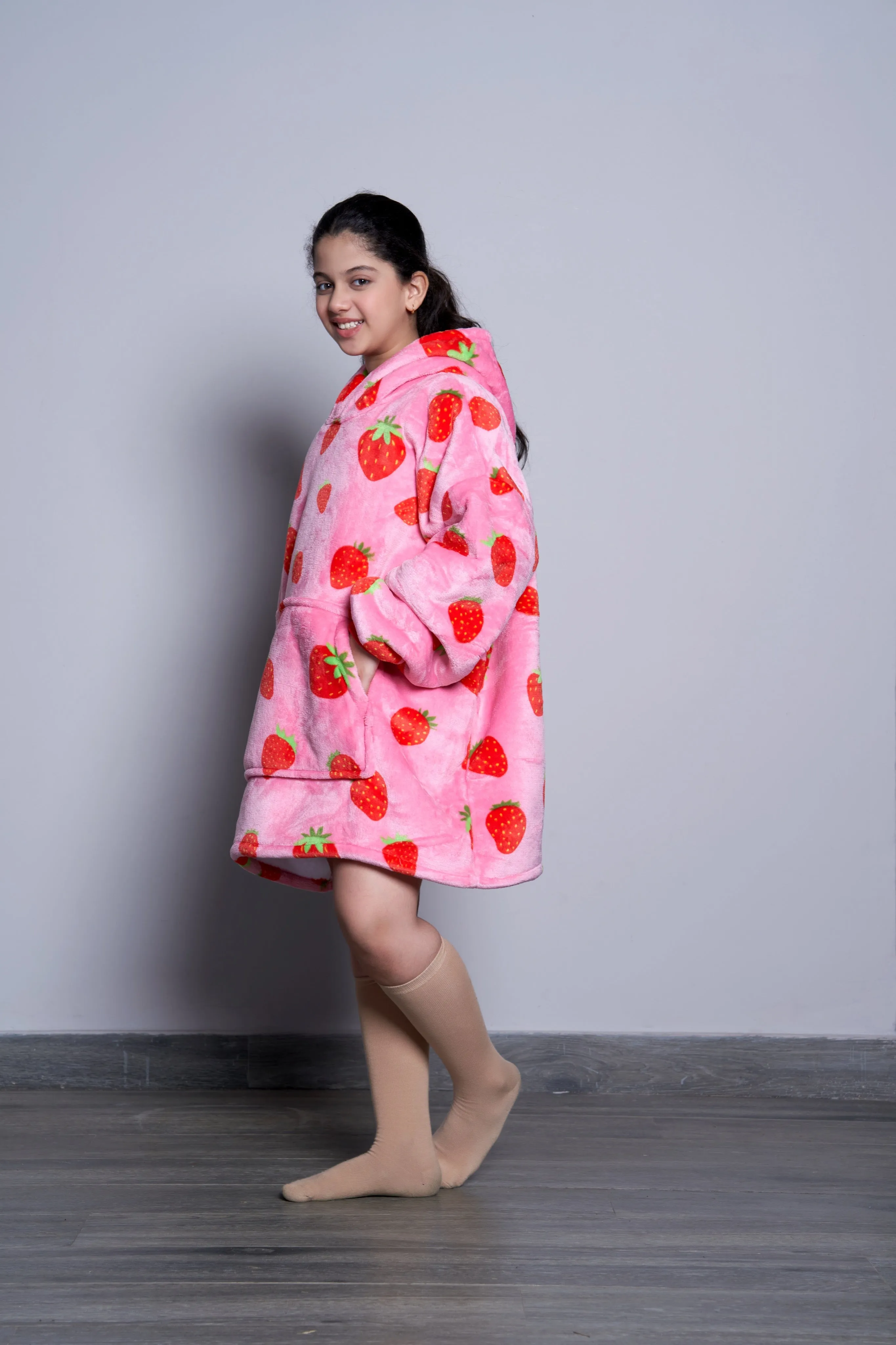 Very Strawberry - Hoodie Blanket - Junior Series