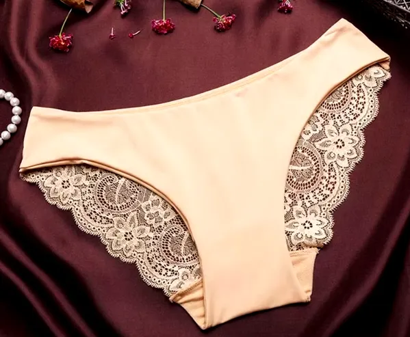 Wapa - Culotte personnalisée en dentelle sans couture