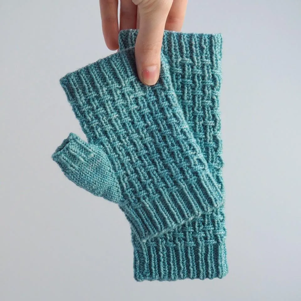 Warp & Weft Mitts [PDF]