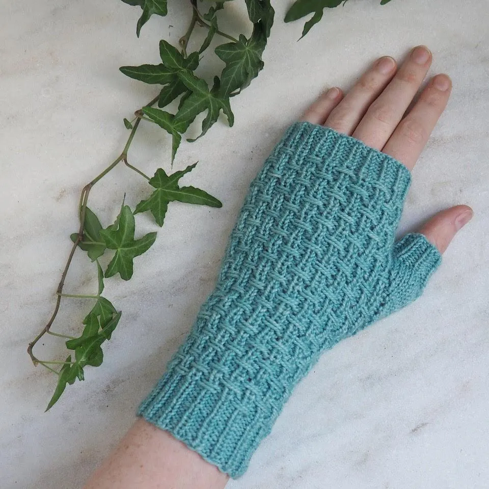 Warp & Weft Mitts [PDF]