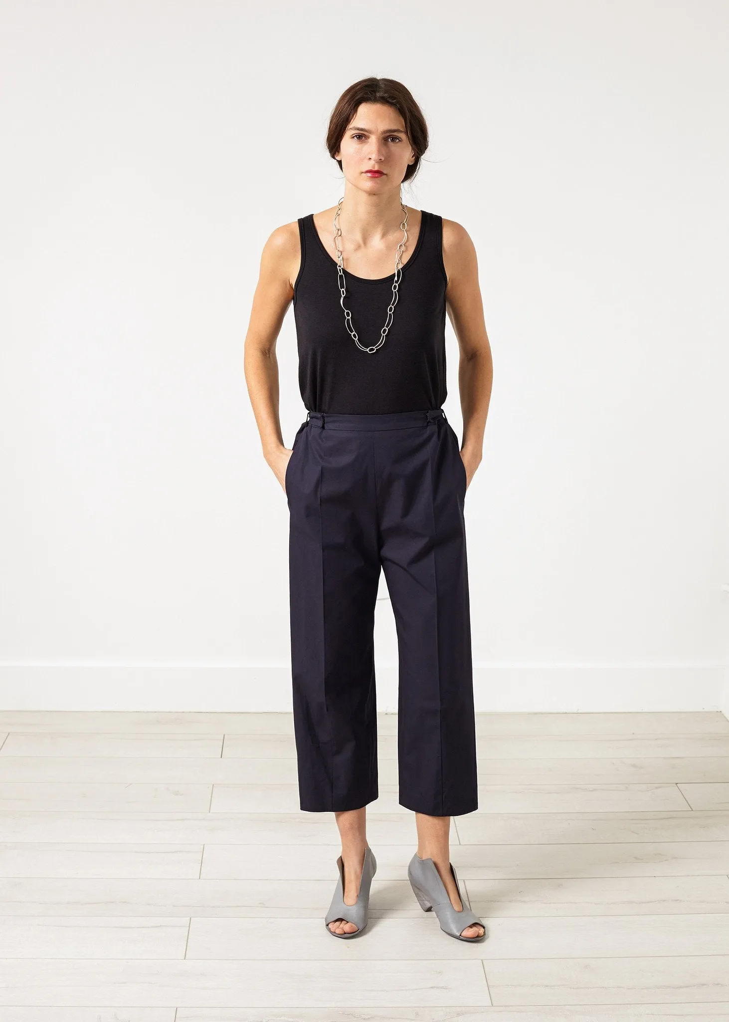 Wide Cropped Trouser in Navy